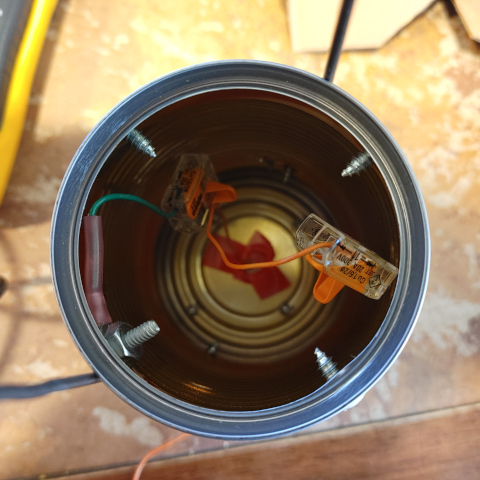 Can Inside /scrap-antenna-project/can-inside_sm.jpg